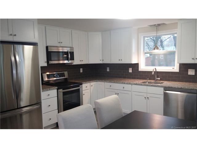 9 North Cir, Windsor, CT 06095