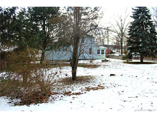 37 Irving St, Windsor, CT 06095