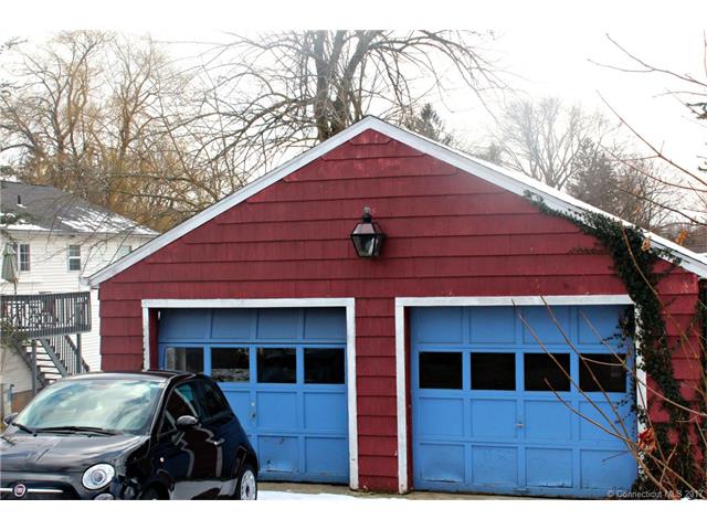 37 Irving St, Windsor, CT 06095