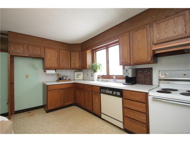 206Sunnyfield Dr, Windsor, CT 06095