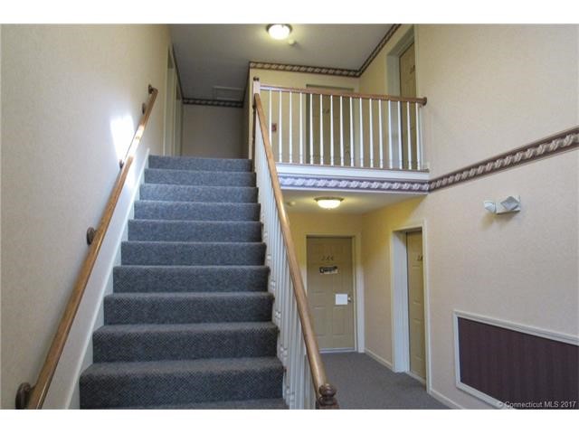 2Concorde Way #B5, Windsor Locks, CT 06096