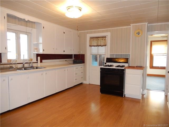94Spring St, Windsor Locks, CT 06096