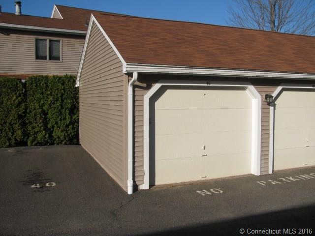46 Mallard Ct, Windsor Locks, CT 06096