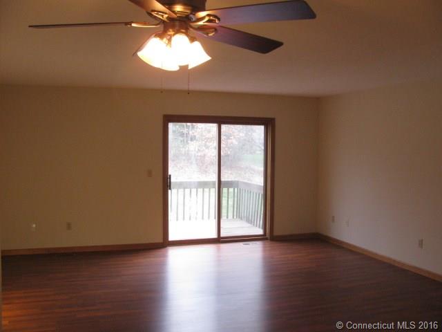 46 Mallard Ct, Windsor Locks, CT 06096