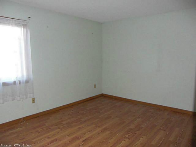 82 Woodcock Court, Windsor Locks, CT 06096
