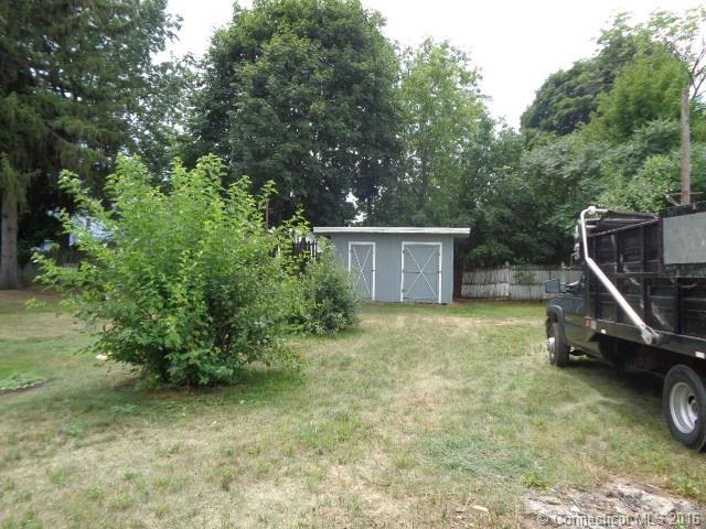 68Oak St, Windsor Locks, CT 06096