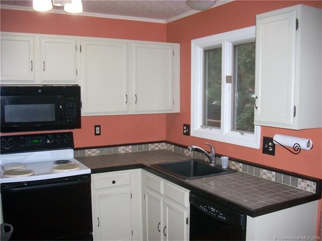 9Windwood Dr #9, Windsor Locks, CT 06096