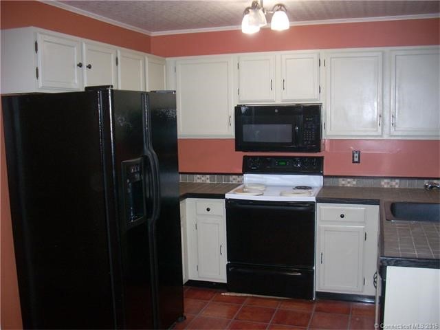 9Windwood Dr #9, Windsor Locks, CT 06096