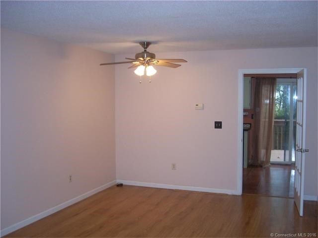 9Windwood Dr #9, Windsor Locks, CT 06096