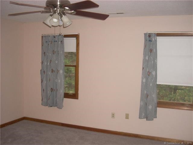 9Windwood Dr #9, Windsor Locks, CT 06096