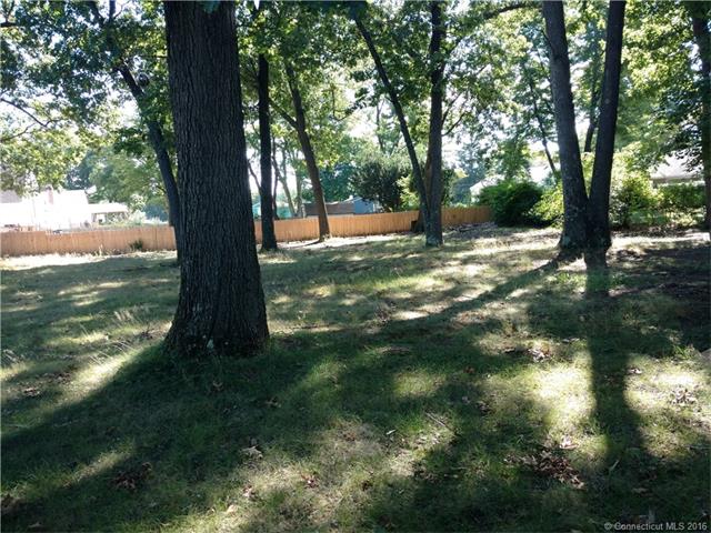 489 Ash Dr, Windsor Locks, CT 06096
