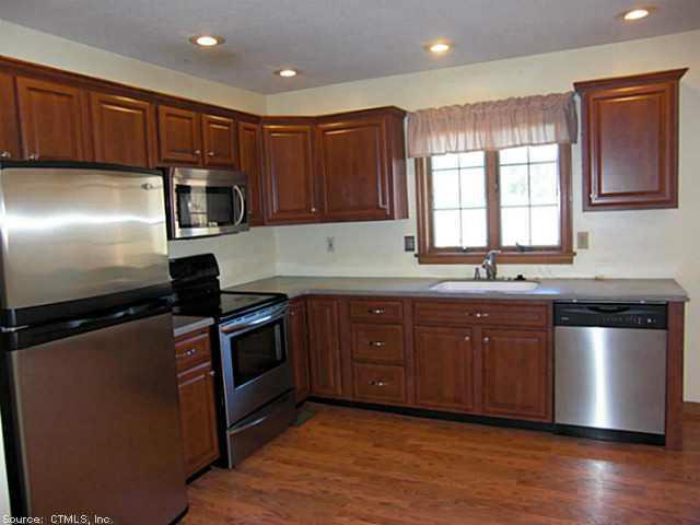 82 Woodcock Court, Windsor Locks, CT 06096