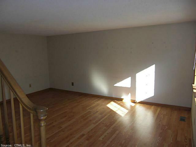 82 Woodcock Court, Windsor Locks, CT 06096