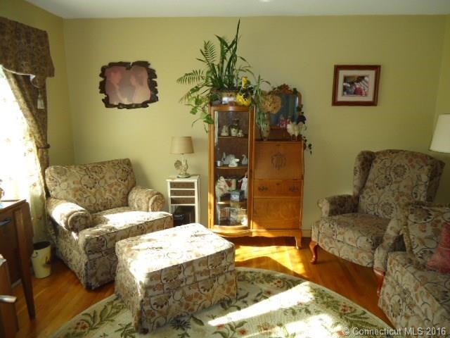 231Reed Ave, Windsor Locks, CT 06096
