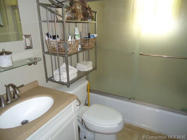231Reed Ave, Windsor Locks, CT 06096