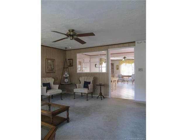 116Belaire Cir, Windsor Locks, CT 06096