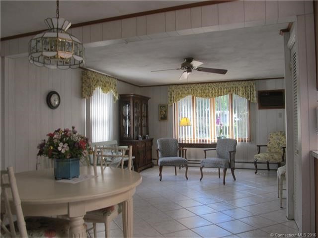 116Belaire Cir, Windsor Locks, CT 06096