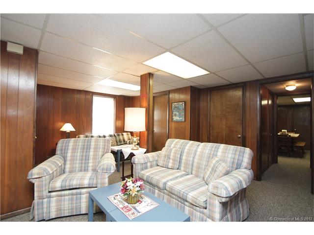 18Suffield St, Windsor Locks, CT 06096