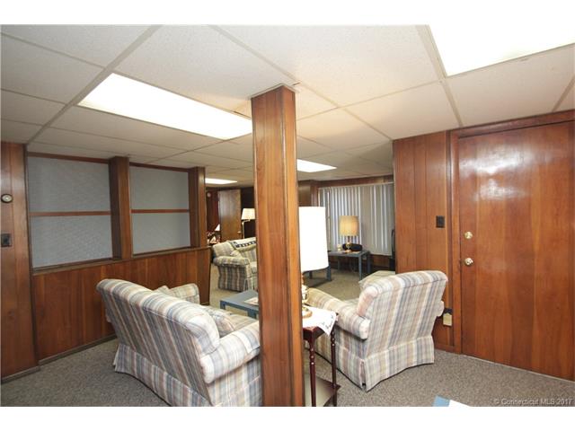 18Suffield St, Windsor Locks, CT 06096