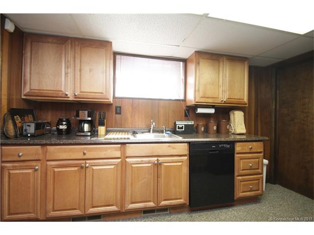 18Suffield St, Windsor Locks, CT 06096