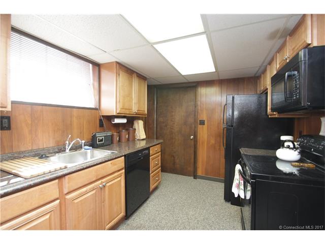 18Suffield St, Windsor Locks, CT 06096