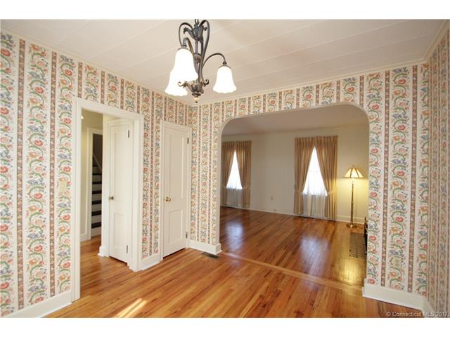 28School St, Windsor Locks, CT 06096