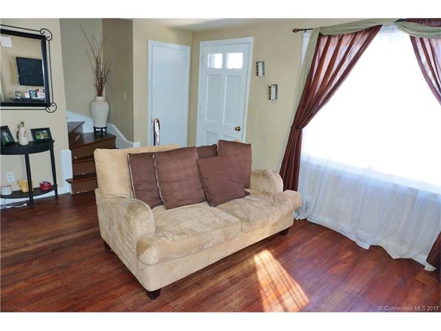 14 Ahern Ave, Windsor Locks, CT 06096