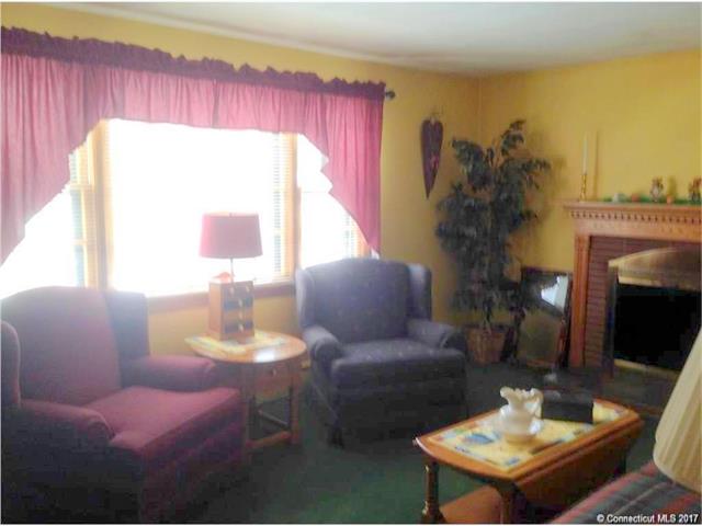 32 South St, Windsor Locks, CT 06096