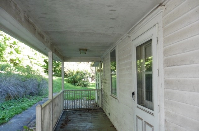203 Old New Hartford Rd, Winchester, CT 06098