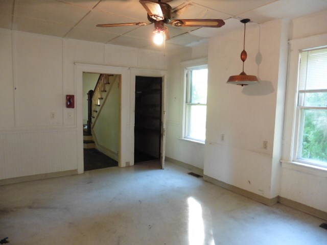 203 Old New Hartford Rd, Winchester, CT 06098