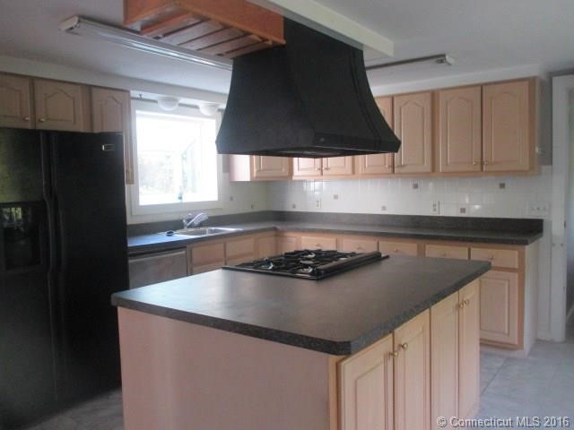 49Woodruff Ave, Winchester, CT 06098