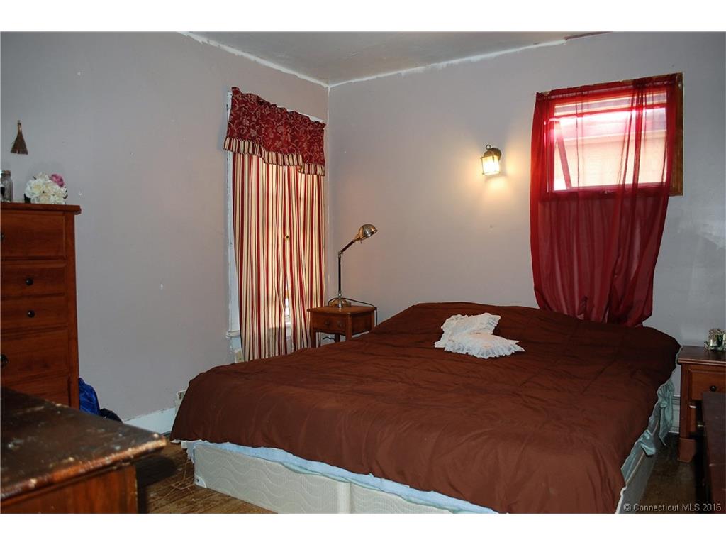 17 Front Street, Winsted, CT 06098