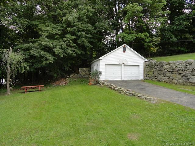 15 Spring St, Winchester, CT 06098