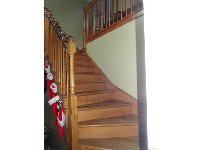 135 Prospect St, Winchester, CT 06098