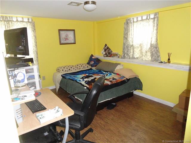 135 Prospect St, Winchester, CT 06098