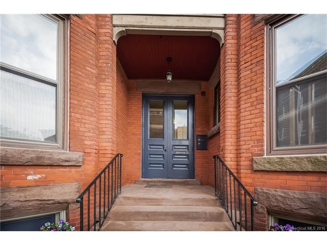 5 Linden Pl, Hartford, CT 06106