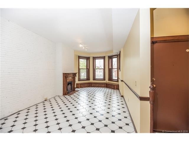 5 Linden Pl, Hartford, CT 06106