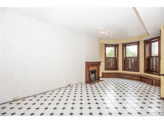 5 Linden Pl, Hartford, CT 06106