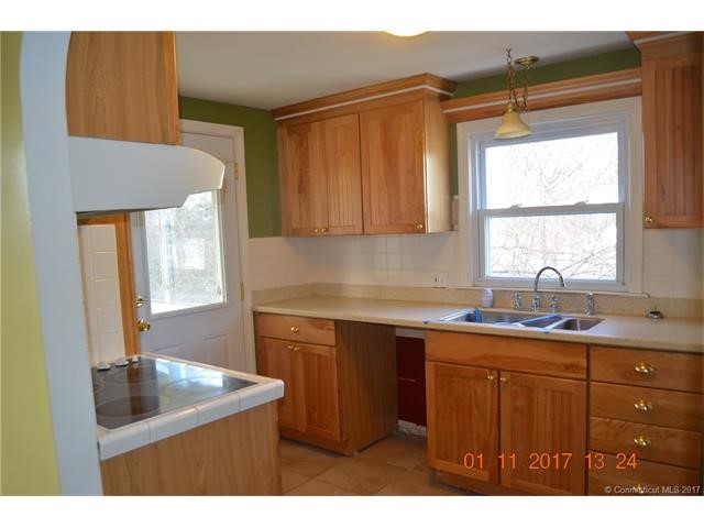 93Roslyn St, Hartford, CT 06106