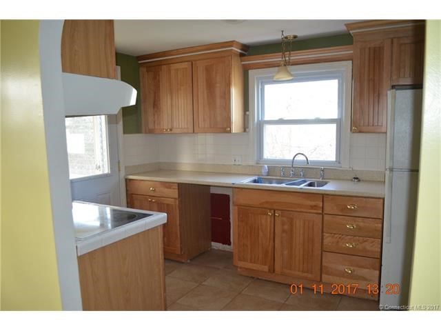 93Roslyn St, Hartford, CT 06106