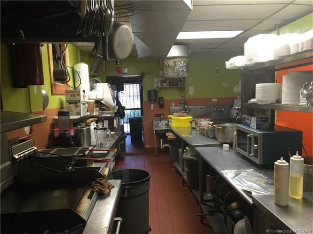 517 Park St, Hartford, CT 06106