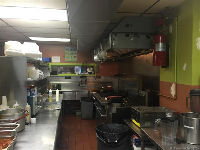 517 Park St, Hartford, CT 06106