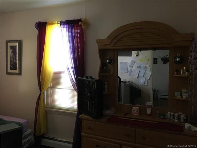 112 Heath St, Hartford, CT 06106