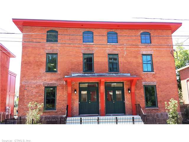 43 Wolcott St, Hartford, CT 06106
