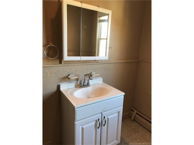 688 Broadview Ter, Hartford, CT 06106