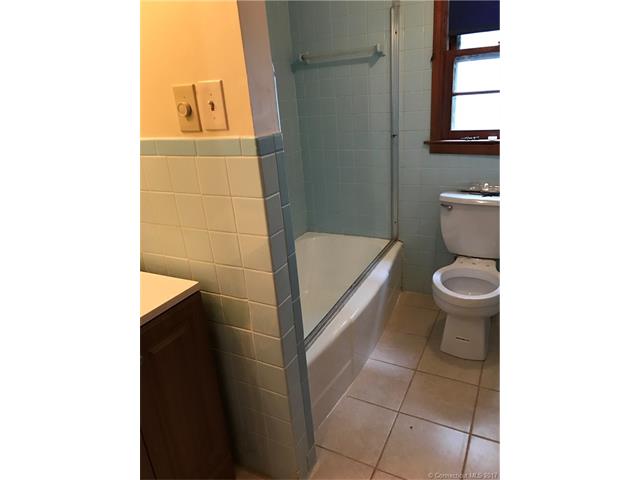 128 Glendale Ave, Hartford, CT 06106