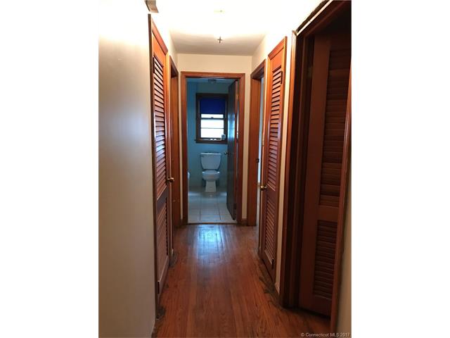 128 Glendale Ave, Hartford, CT 06106