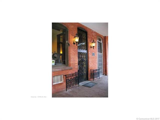 1Linden Pl #513, Hartford, CT 06106