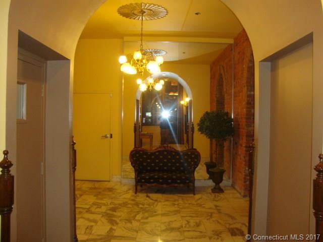 1Linden Pl #513, Hartford, CT 06106