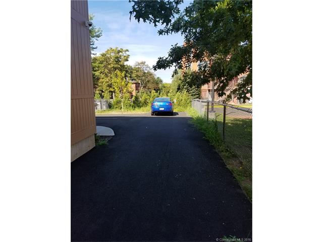 17 Squire St, Hartford, CT 06106